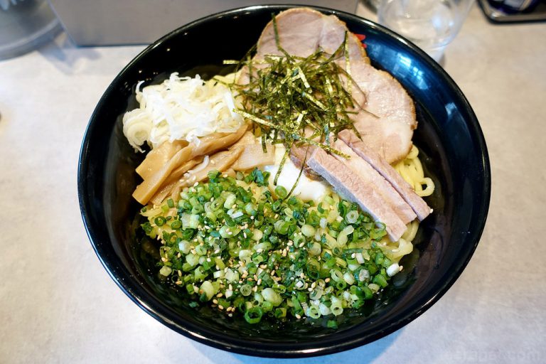 Tokyo Abura Soba ราเม็งแห้งเครื่องแน่นๆ สาขา Shibuya โตเกียว