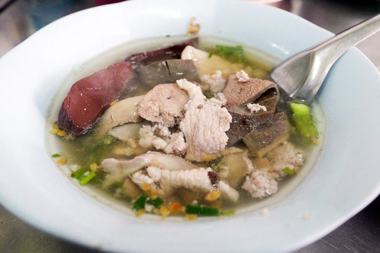 เล่าสี่ ต้มเลือดหมูร้านเด็ด เจริญกรุง