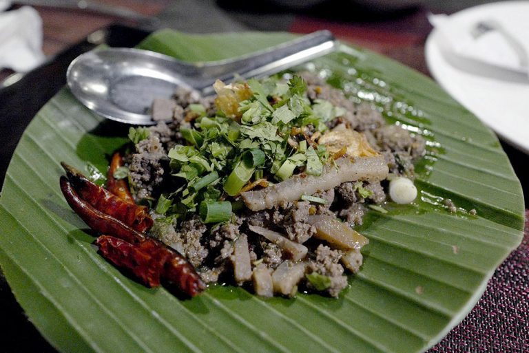 บ้านไร่ยามเย็น อาหารเหนือร้านดังเจ้าเก่าแก่ ฟ้าฮ่าม เชียงใหม่