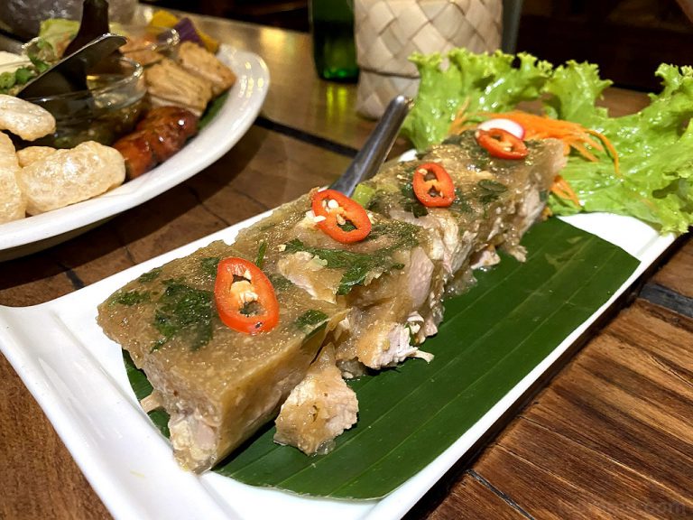 ลำดีตี้ขัวแดง อาหารเหนือนอกตัวเมือง อำเภอสันทรายเชียงใหม่