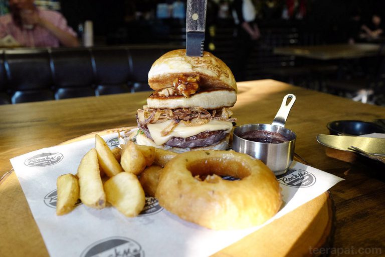 Rock Me Burgers สาขาระมิงลอดจ์ ลอยเคราะห์ เชียงใหม่